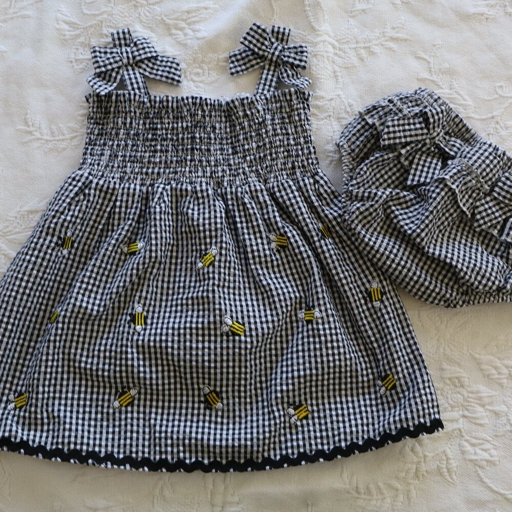 Black & White Dress w/ Bee Embroidery and matching bloomers 18m Rare Editions